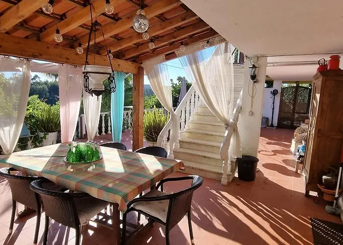 ヴィラ Honeysuckle And Flo