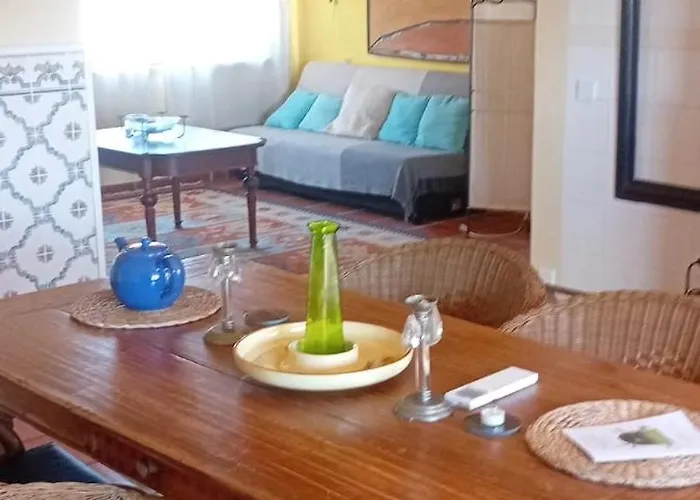 Honeysuckle And Flo A Dos Francos